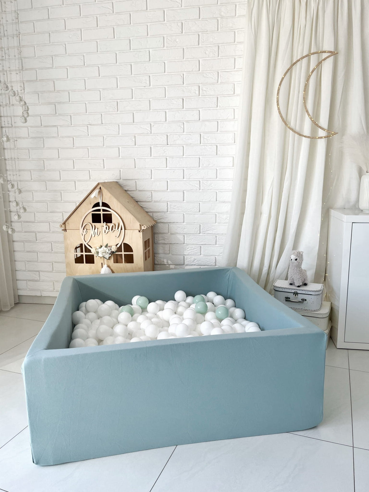 Cotton Square Ball Pit 106 x 106 x 40cm with Balls lifestyle photo
