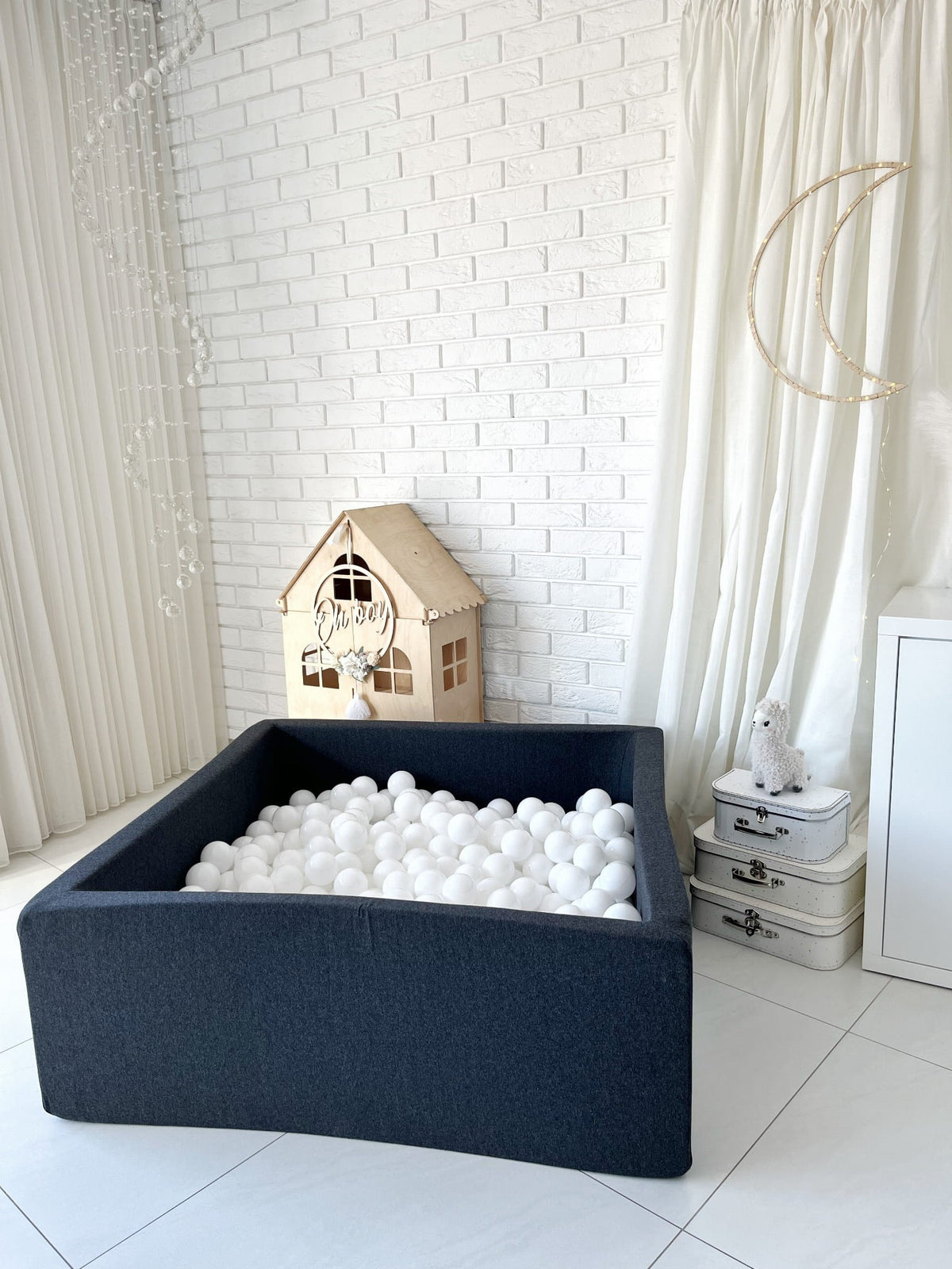 Cotton Square Ball Pit 106 x 106 x 40cm with Balls lifestyle photo