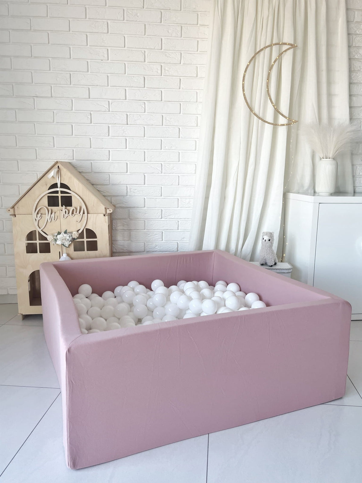 Cotton Square Ball Pit 106 x 106 x 40cm with Balls lifestyle photo
