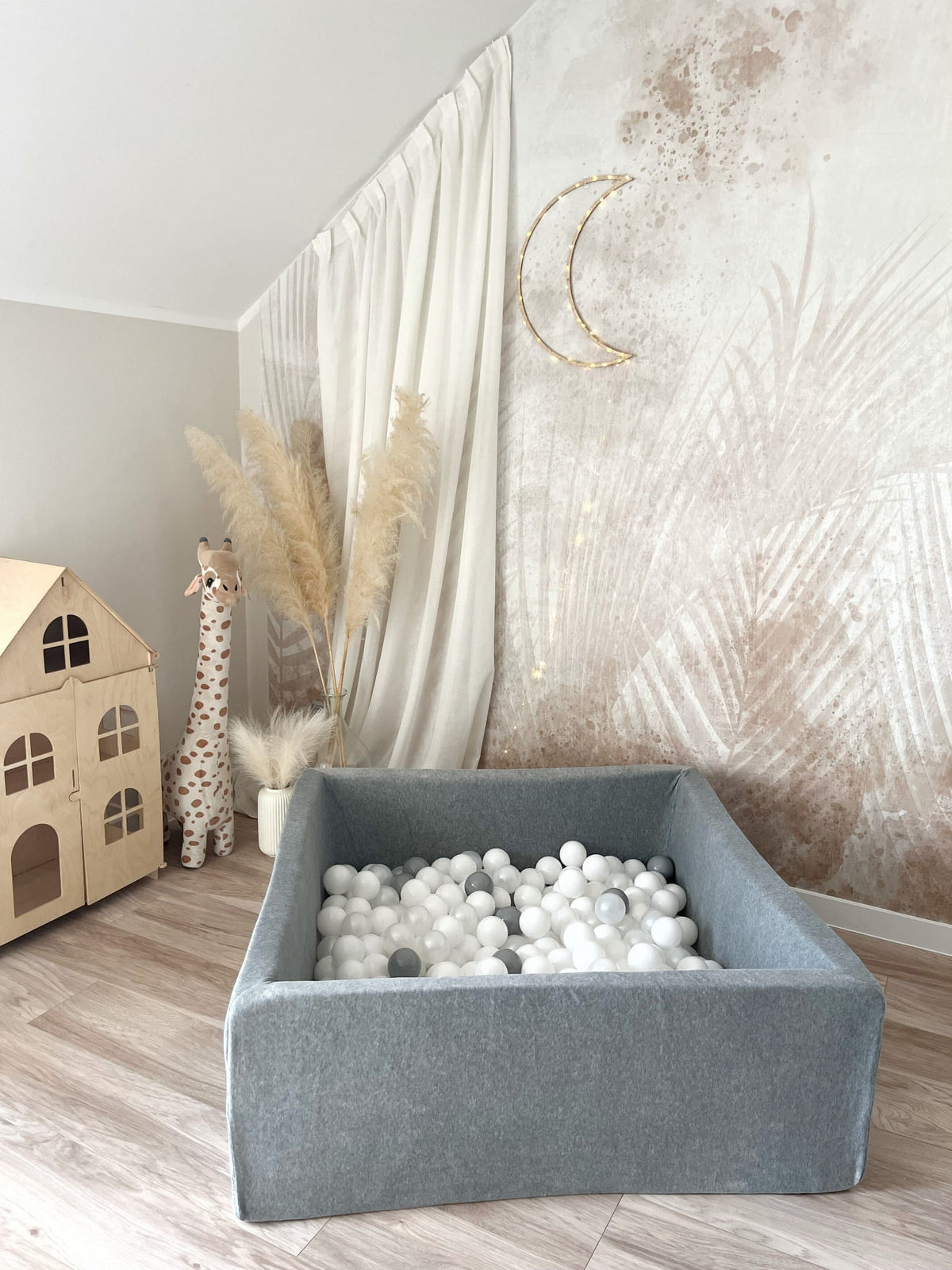 Velvet Square Ball Pit 106 x 106 x 40cm with Balls lifestyle photo